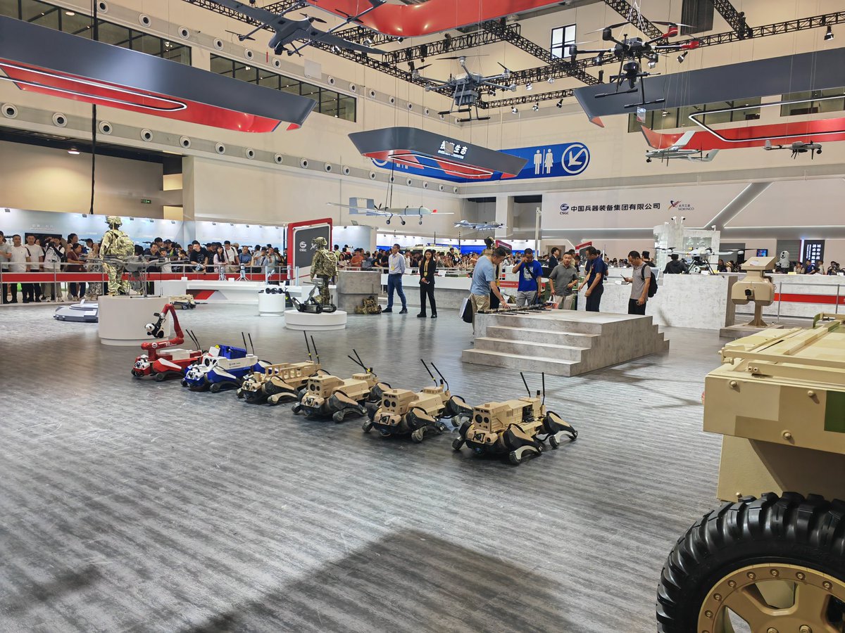 heling1682002's tweet image. robotic wolf soldier assemble. #robotwolf #机器狼