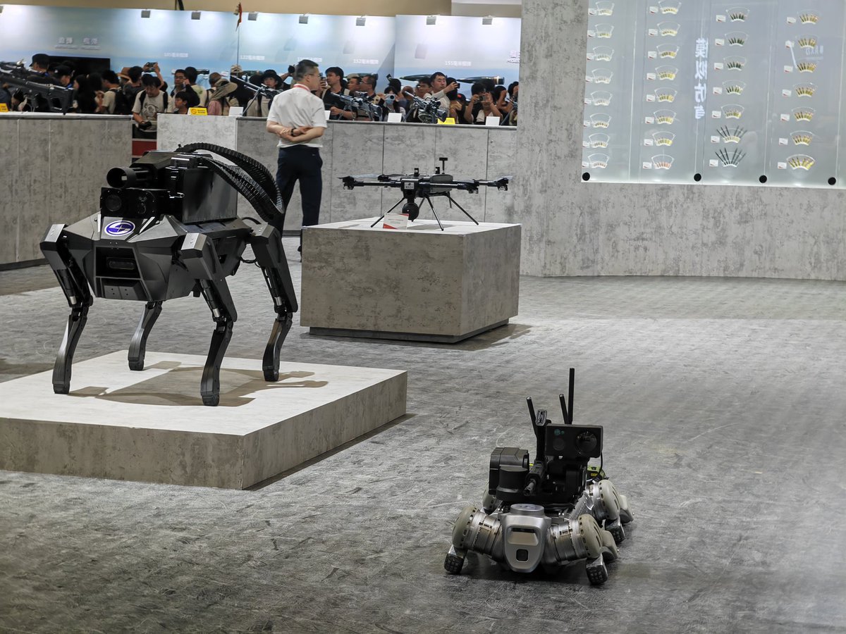 heling1682002's tweet image. robotic wolf soldier assemble. #robotwolf #机器狼