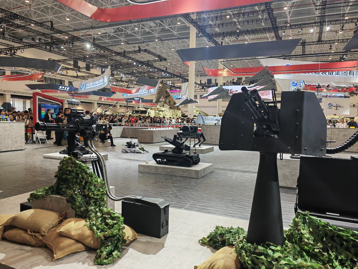 heling1682002's tweet image. robotic wolf soldier assemble. #robotwolf #机器狼