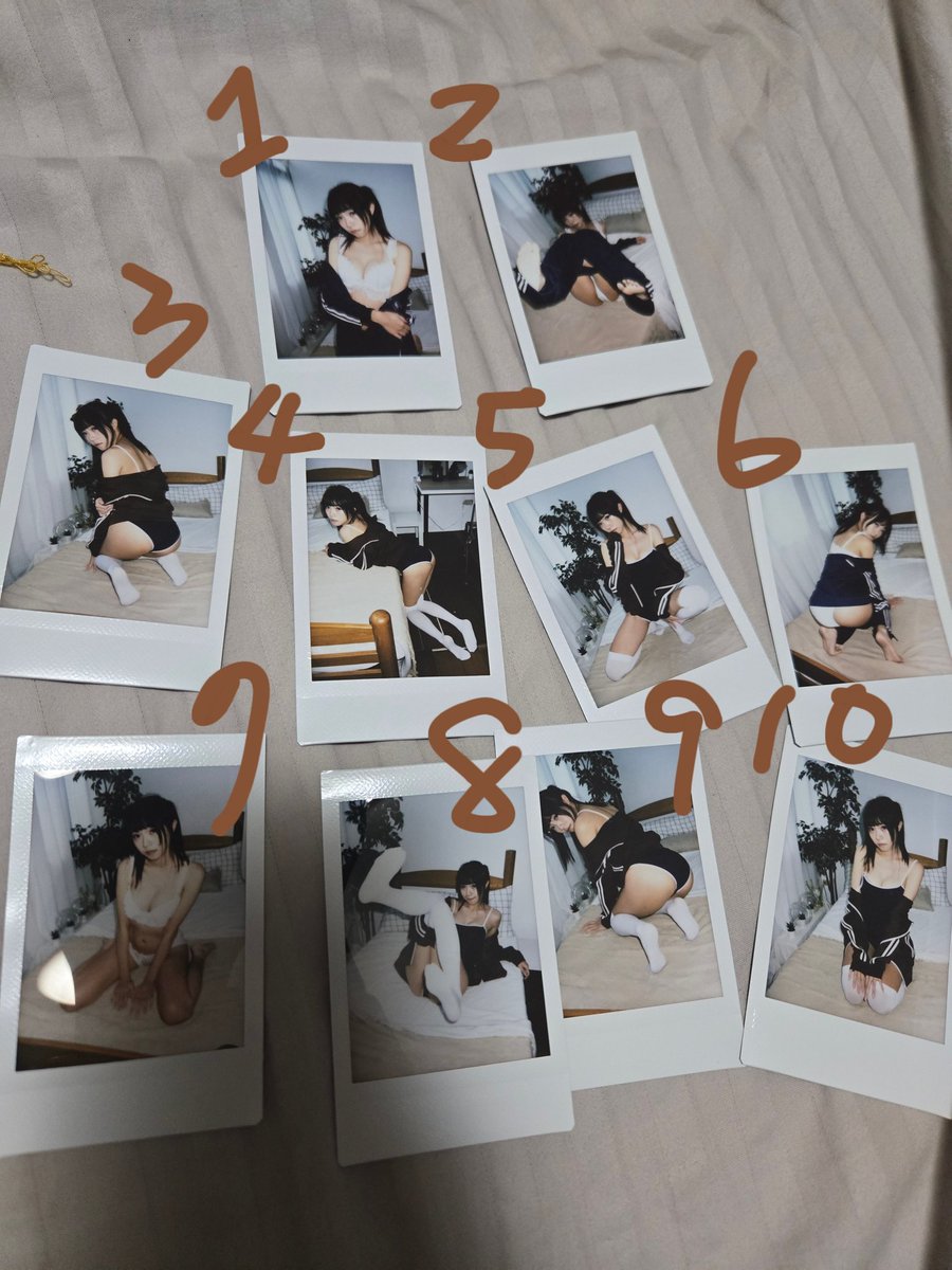 售售 拍立得
一張300
買四送一（隨機贈 不可選） https://t.co/7S8atk51M3