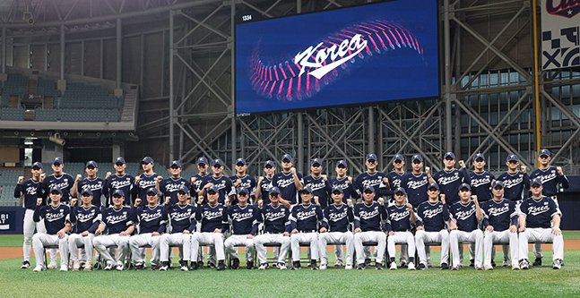 📢RT이벤트)
팀코리아의 프리미어12 슈퍼라운드 진출을 기원하며 RT 이벤트 진행합니다. 이 트윗을 RT해주신 야구팬 6명에게 사진 속 비즈스트랩 제작해서 보내드립니다! 한국이 슈퍼라운드 진출 성공할 경우 12명 추첨합니다!
(선수 및 유니폼 선택 가능)

당첨발표 : 11월19일

팔로한정X 쓱팬한정X