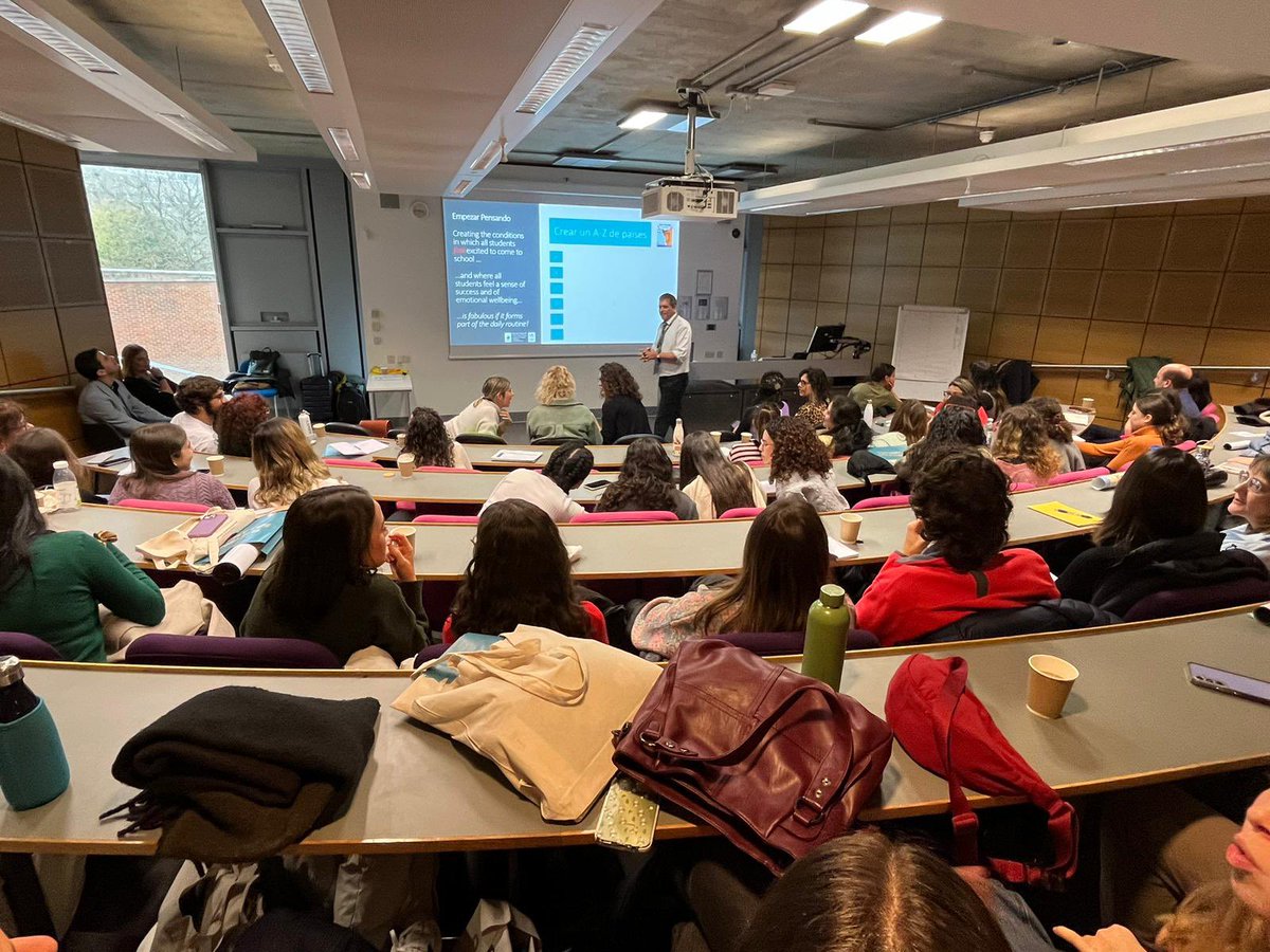 <a href="/SussexUniESW/">School of Education & Social Work 🏳️‍🌈💪</a> <a href="/LearnCyL/">Learn Spanish CyL</a> <a href="/AccEducativaExt/">Acción Educativa Exterior</a> <a href="/ciudad_espanol/">Salamanca Ciudad del Español</a> @BPSbrightonhove <a href="/MStaricoff/">Marcelo Staricoff FCCT, NPQH, PhD</a> nos muestra como el amor por el "no saber" enriquece el aprendizaje, permitiendo usar todas las lenguas para disfrutar del currículo. Objetivo: crear un ambiente plurilingüe donde el alumnado convive y piensa creativamente <a href="/AccEducativaExt/">Acción Educativa Exterior</a>  <a href="/LearnCyL/">Learn Spanish CyL</a> <a href="/ciudad_espanol/">Salamanca Ciudad del Español</a>