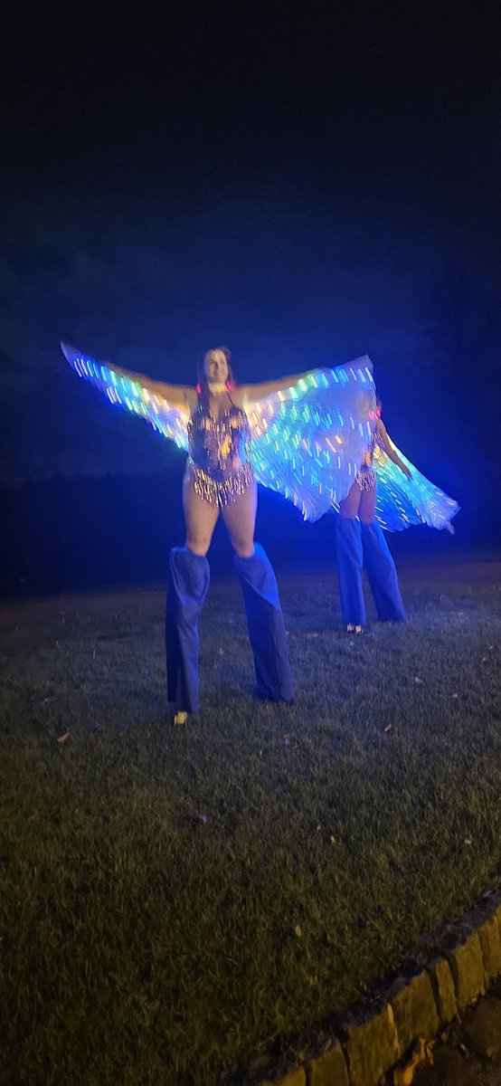 #PinkJacket night last night as I hosted the #charity auction for <a href="/HGNeighbours/">Harrogate Neighbours</a> annual Ball <a href="/RuddingPark/">Rudding Park Hotel</a> #Harrogate with a #StrictlyComeDancing theme. Delighted to say we raised almost £19,000 !! Thank you to everyone who came &amp; we’re so generous 🤩🙏🎤🕺🍾