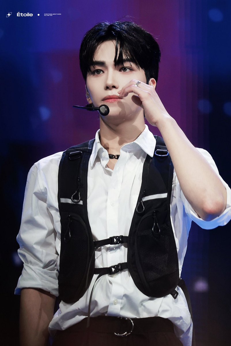 EtoileOwen1019's tweet photo. 241013 First Stage HD
【Again&amp;Again】
#邵子恒  
#SHAOZIHENG  🐺 #샤오쯔헝

📺#StarlightBoys #스타라이트보이즈 
#星光闪耀的少年 https://t.co/IfCxC9e14I