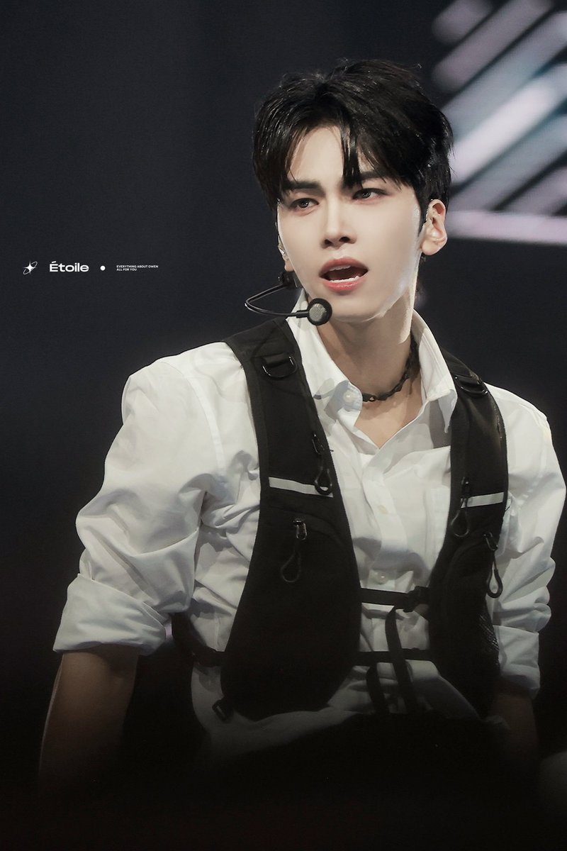 EtoileOwen1019's tweet photo. 241013 First Stage HD
【Again&amp;Again】
#邵子恒  
#SHAOZIHENG  🐺 #샤오쯔헝

📺#StarlightBoys #스타라이트보이즈 
#星光闪耀的少年 https://t.co/IfCxC9e14I