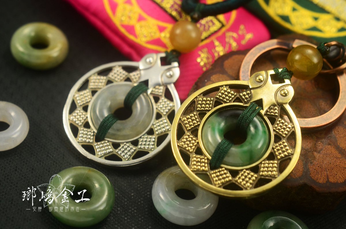 湯湯水水片子要宣傳  本業金工還是要顧
「2025年 如有蛇助-玉蛇平安扣」
正式開放預購
這次作品除了金工外更結合天然玉環

項鍊/鑰匙圈都可 限量168組賣完就沒啦
我家我公司獨家設計御守包裝
988元起 入手2025年蛇年強運

快看表單連結介紹喔（招手
forms.gle/z2N2cZUW3rNGwn…