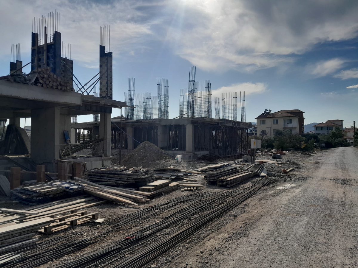 Ortaca merkezde fırsat daireler...
2+1 yüzme havuzlu site içerisinde altı ay sonra teslim daireler... Üçlü satın alımlarda daire fiyatları 2.000.000 TL...
@Yatırım