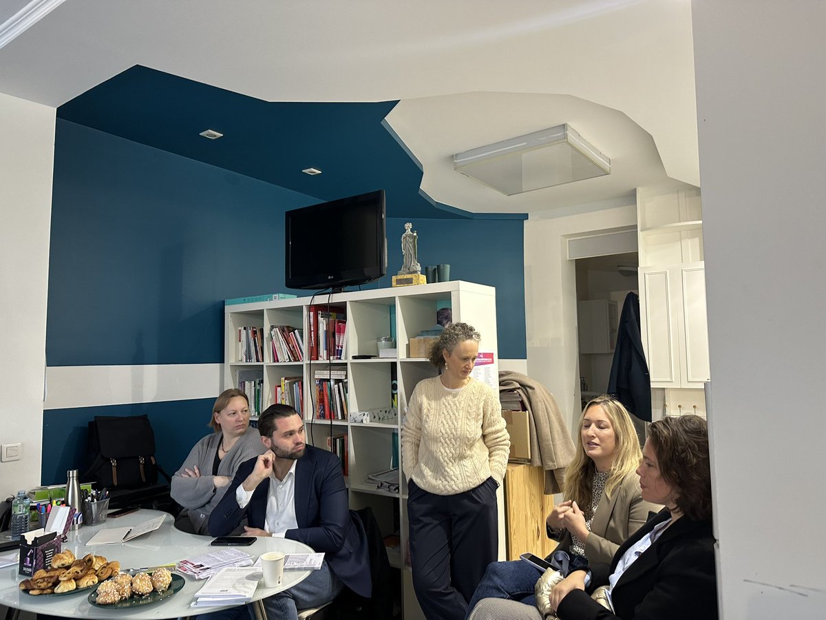 Florian Sitbon (@floriansitbon) on Twitter photo Défense de l'enseignement public et de la mixité sociale et scolaire, accompagnement de la parentalité, propositions pour les familles monoparentales.
Ag de section du <a href="/PSParis15/">PS Paris 15 🌹</a> qui fait dialoguer le politique et l'associatif !
🙏 Merci à <a href="/cbrossel/">Colombe Brossel</a> et à l'asso le Village ! Défense de l'enseignement public et de la mixité sociale et scolaire, accompagnement de la parentalité, propositions pour les familles monoparentales.
Ag de section du <a href="/PSParis15/">PS Paris 15 🌹</a> qui fait dialoguer le politique et l'associatif !
🙏 Merci à <a href="/cbrossel/">Colombe Brossel</a> et à l'asso le Village !