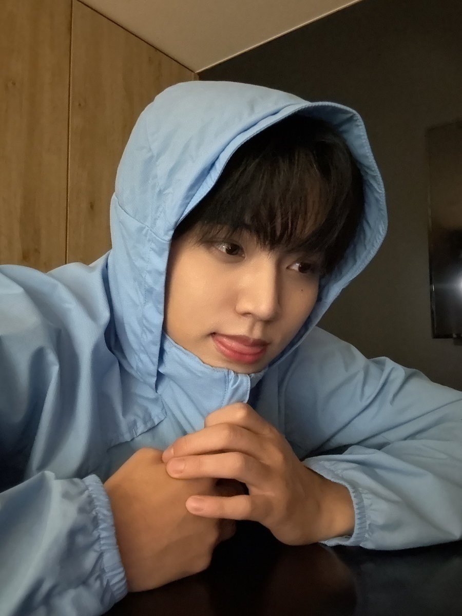 OmegaX_members's tweet photo. [#OX]

맨시티🩵

#OMEGA_X #오메가엑스 
#혁 #HYUK https://t.co/K7B5TWOve2