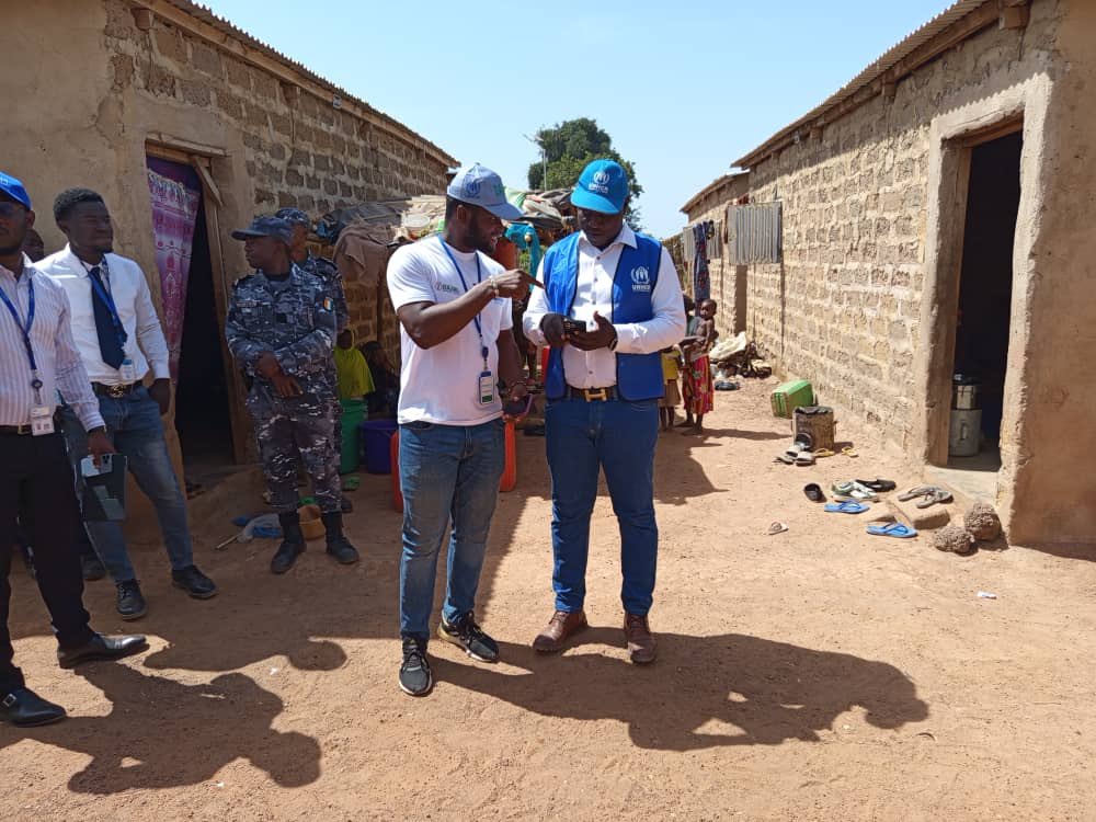 GueningMK's tweet photo. Le @UNHCRCIV et la @daaraciv un duo, une franche collaboration pour la protection des déplacés de force.🙏🙏🙏 https://t.co/CdUY8R05Uy