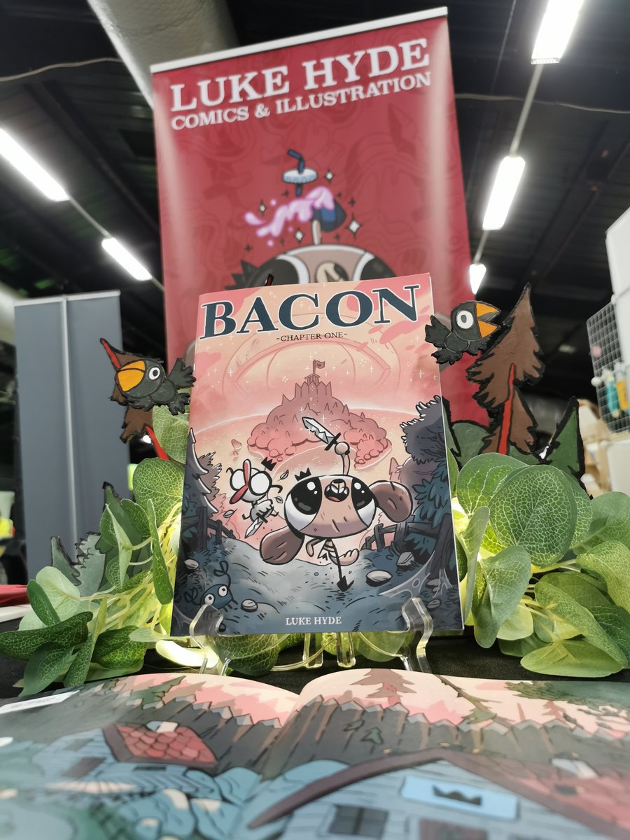 All set up! Come see my new comic, the origin story of Bacon the dog at D14 bubble boy hall @thoughtbubblefestival! Wooo comickkzz!! 🥓⚔️