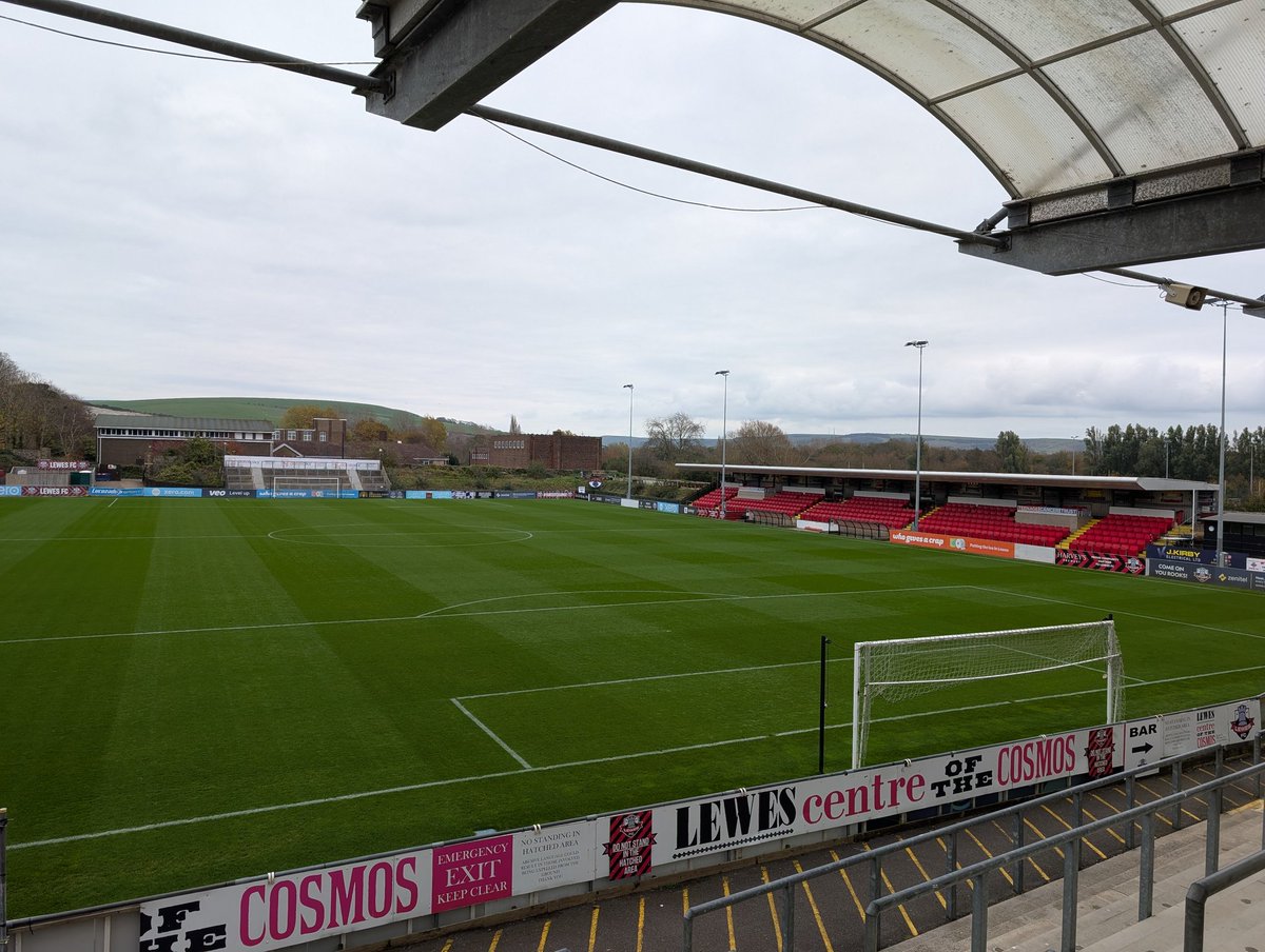 SimonRudkins's tweet photo. Ready at The Dripping Pan for @IsuzuFATrophy . @LewesFCMen Vs @AFCTotton . https://t.co/K7F1uhG1j2