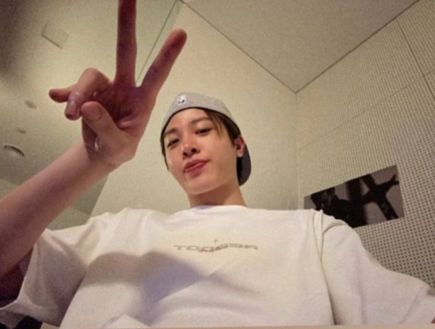 sjhfilters's tweet photo. Junghwan created a moment on weverse 

"You did great job today, teume 👏🏻"
#SOJUNGHWAN #소정환 #ソ・ジョンファン https://t.co/uhKFjQ2Rcv