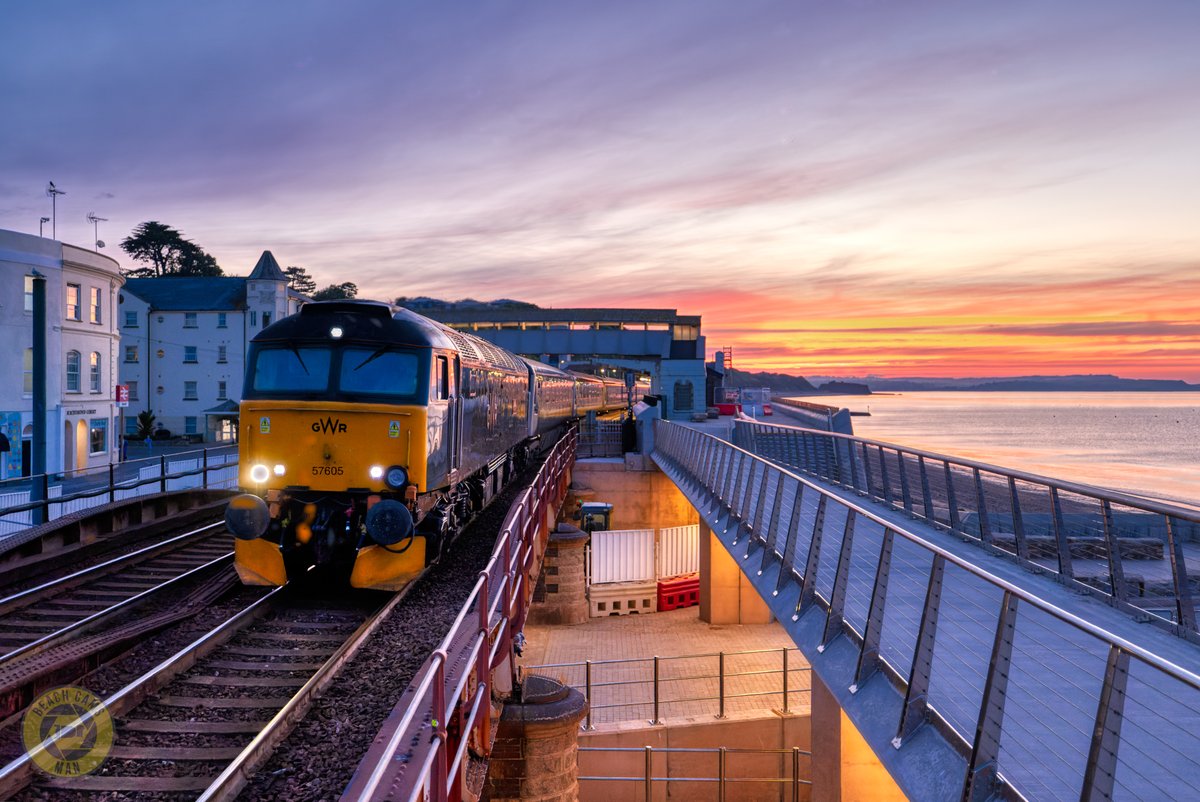 CoastCams247's tweet photo. ππ Experience the Night Riviera: London to Cornwall by Sleeper Train! ππ
The Night Riviera, @gwrhelp overnight sleeper train from London to Penzance! ππ€
π
πΌ #NightRiviera #GWR #CornwallBound #SleeperTrain https://t.co/k7zAOK1XJC