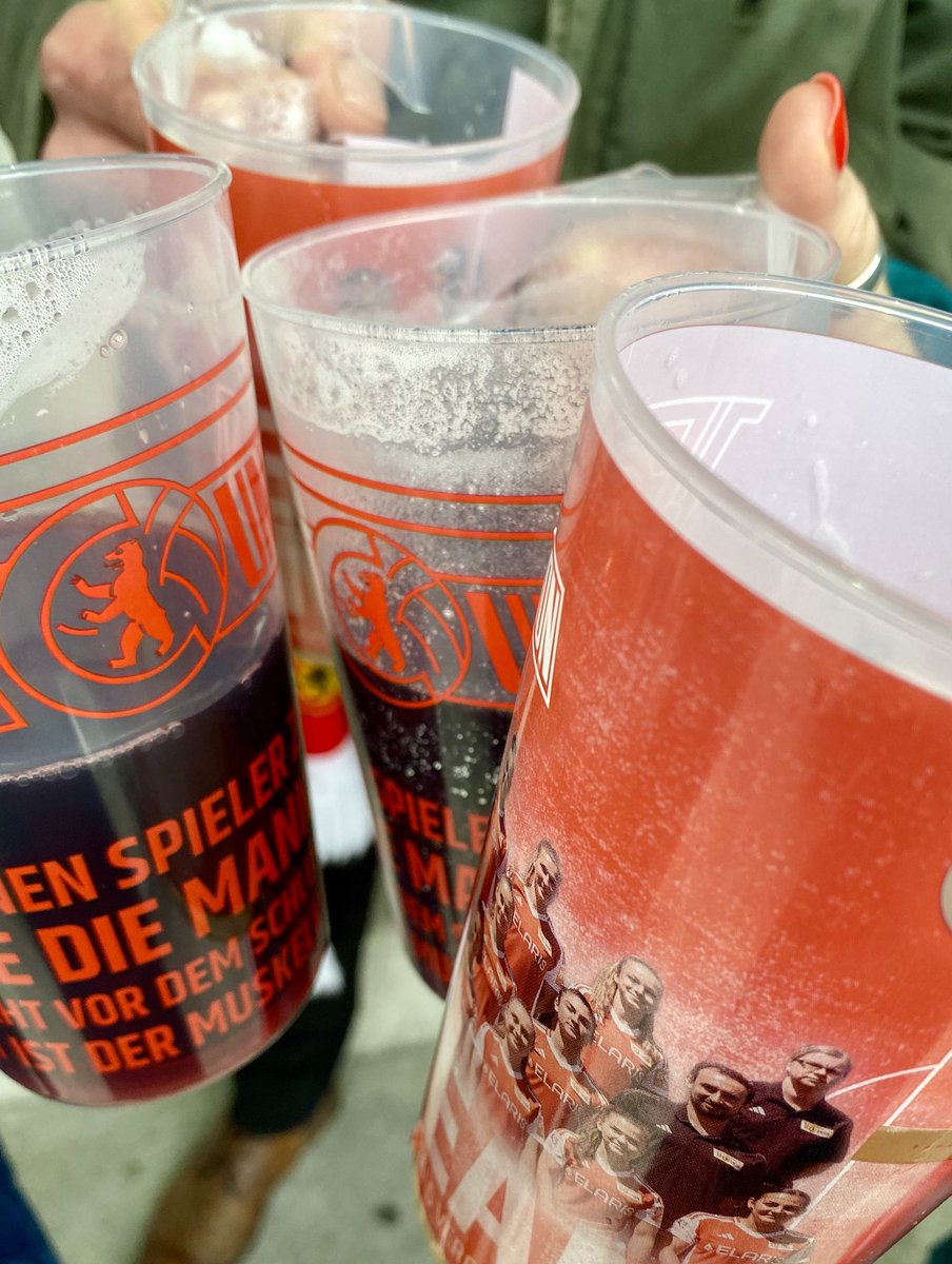 Heute gibt's was zu feiern! 12 Jahre well:fair / Neven Subotic Stiftung… Happy Birthday, tausend Dank für eure Arbeit und alles, was ihr erreicht habt! 🙏😍

Wir stoßen drauf an &amp; nachher gleich nochmal, denn die becherspen.de zählt ja heute auch wieder! ❤️🤍 #unveu