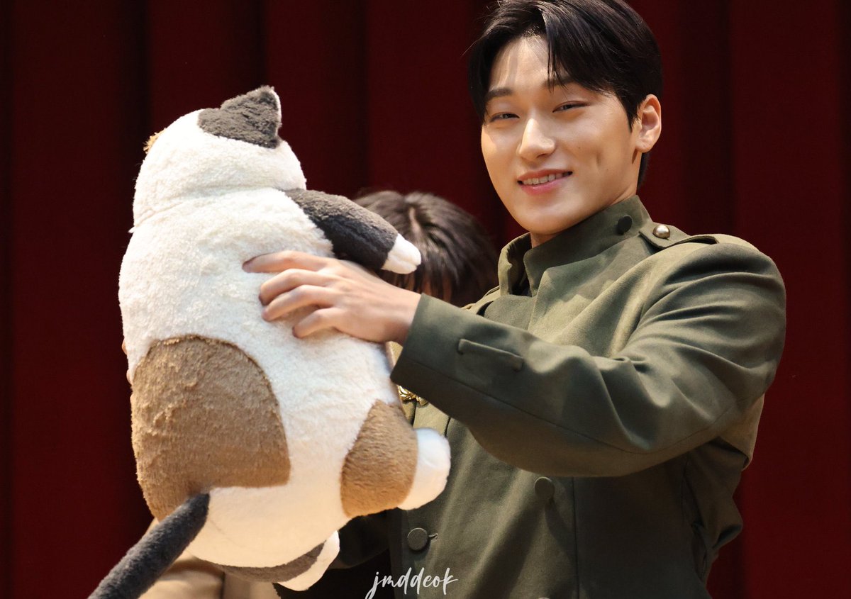 heartinsani's tweet image. the most heartwarming photo sequence EVEEER