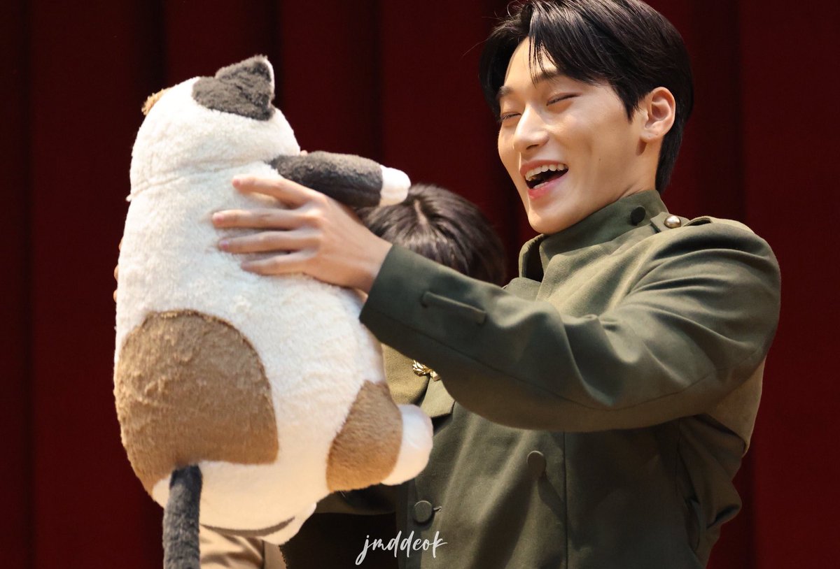 heartinsani's tweet image. the most heartwarming photo sequence EVEEER