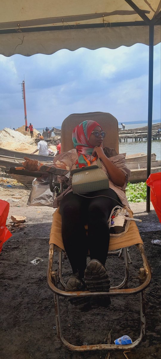 RotaryMedia256's tweet image. Every bag of waste collected and every pint of blood donated represents hope for a better tomorrow. Rotaractors at Gaba Landing Site proved once again that service transforms lives. 🌟🌍 #RAS24UG #RotaractInAction #YouthLeadership