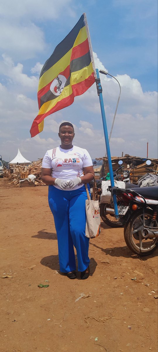 RotaryMedia256's tweet image. Every bag of waste collected and every pint of blood donated represents hope for a better tomorrow. Rotaractors at Gaba Landing Site proved once again that service transforms lives. 🌟🌍 #RAS24UG #RotaractInAction #YouthLeadership
