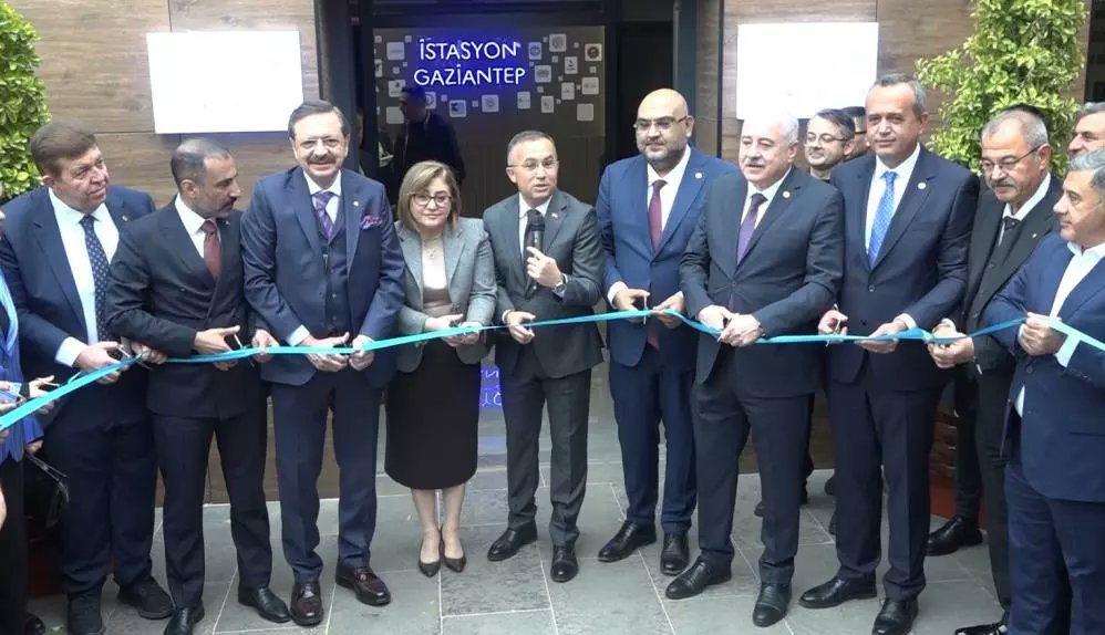 gaziantepolusum's tweet image. İstasyon Gaziantep'in açılışı yapıldı 

gaziantepolusum.com/haber/22377315… 

#sondakika #haber #gundem #İstasyon #Gaziantep