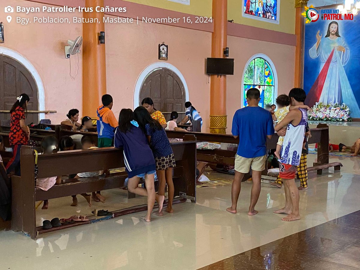 bayanmo's tweet image. Nagsisilbing evacuation center ng mahigit sa 120 indibidwal ang Immaculate Conception Parish sa Bgy. Poblacion, Batuan, #Masbate dahil sa banta ng Bagyong #PepitoPH.

#Bagyo