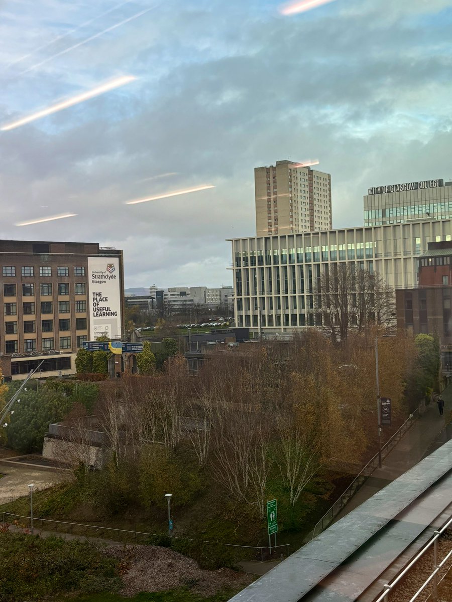 tomaszjohn84's tweet photo. #SaturdaySchool - It was lovely to facilitate a workshop on academic writing and finding your voice there to our @StrathEDU #StrathPGR #StrathEdD #StrathPhD students π€ππΌπβπΌπ https://t.co/qIosf0Fk3J