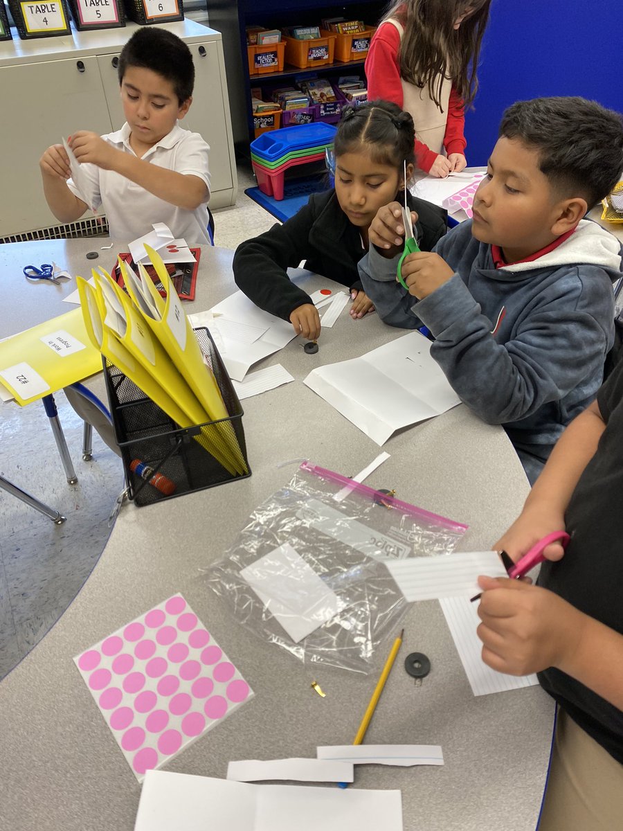 In science this week, we worked hard to create our own door locks using magnets! 🧲 <a href="/rbpsEAGLES/">Red Bank Primary</a> <a href="/SVanSickle12/">Mrs. Van Sickle</a>