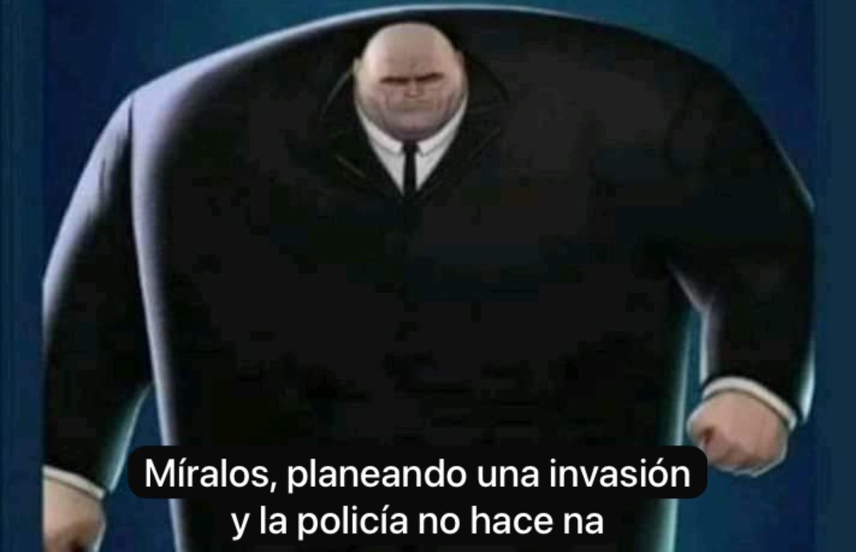 kpininimemes's tweet photo. *Tres  haitianos están reunidos en la calle tomando café en vasitos plásticos* 

Mi papá: https://t.co/IjaEtecDxR