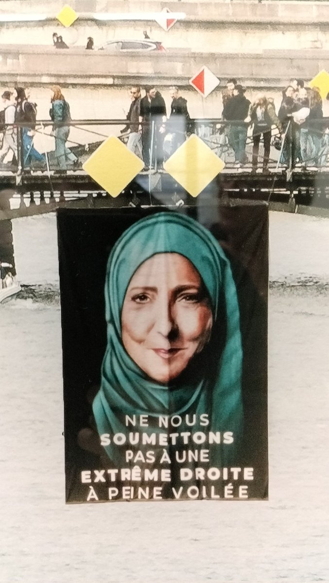oungawa's tweet photo. #Jaeraymie #expo #Paris #LaPosteDuLouvre #ExtremeDroite #Distorsions #MarineLePen #voile #religion #politique #France #RassemblementNational #streetart #urbanart #arturbain #arteurbana #arteurbano #artedistrada #artederua #artderue #artedecalle #callero #callejero #spraypaint https://t.co/hBRFmfzAtz
