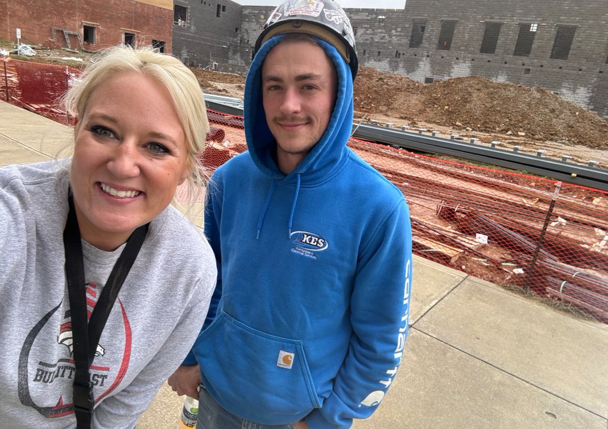 Another big week… 
Mock FFA meetings, Churchill Downs backside field trip, and we took 40 FFA members to the NAILE Championship Rodeo last night. 

A bonus was getting to see one of my former students on the job site this week! 💙⭐️