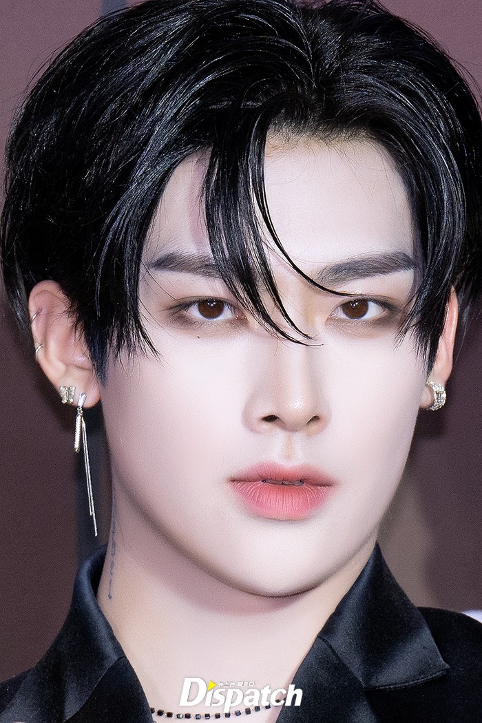 RICKYGLOBAL_'s tweet photo. [📰] 241116 — #RICKY KGMA 2024 Red Carpet Articles 

““It's not CG”... Ricky, extreme chic”
“Superior walking”
“Charismatic eyes”
“Black aura”

🔗 https://t.co/Z3m2AajfAF
🔗 https://t.co/7XVCsReFiL
🔗 https://t.co/U6moJxBBKJ
🔗 https://t.co/aega6u514d

#리키 #沈泉锐 #リッキー
#ZEROBASEONE #제로베이스원