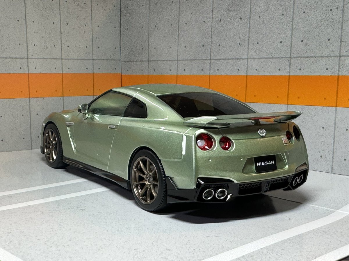 KiyoPko's tweet photo. 2024年型のR35 GT-R納車しました　#楽プラ　#アオシマ　#楽に作らない楽プラ　#1/32 https://t.co/Q23DrWM0jC