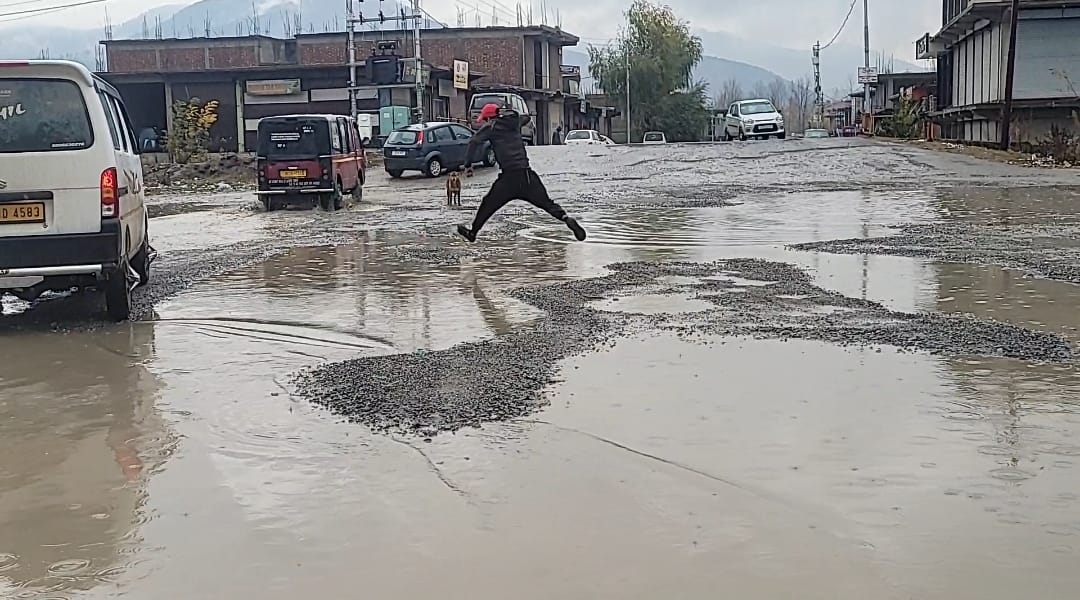 BhatDanish98's tweet photo. #Hello! Road and Buildings R&amp;B Department Handwara
@OficfLGJandK
@sajadlone
@dckupwara 
@RnBkashmir 
@PublicWorksRBD1 
@infokupwara https://t.co/A0PQo5J71B