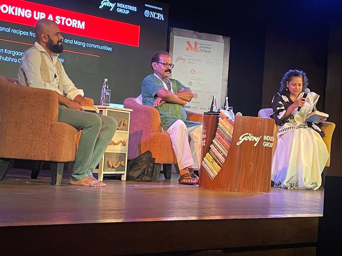 HarperCollinsIN's tweet photo. At @litlivefest, author Shahu Patole (@smpatole) and translator #BhushanKorgaonkar join #ShubhraChatterji to discuss the compelling stories and rich culinary traditions captured in their groundbreaking book, #DalitKitchensOfMarathwada.
Shahu Patole reflects on the struggles of his forefathers and the importance of preserving traditional recipes for future generations, while Bhushan Korgaonkar emphasizes the need to maintain context in translation to preserve the essence of the original work.
#READWithHarperCollins #LiteratureLive2024 #MumbaiLitFest2024