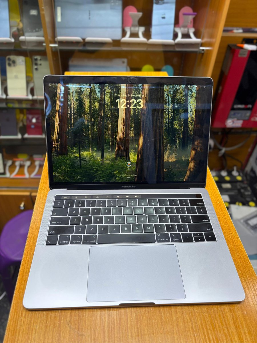 theProcessXCII's tweet photo. Flash Sale 🚨

MacBook Pro 2019
Core i5 16gb 512gb
Has a defective camera
Going for 600k ($350) 🚀

Dm @first_lagos https://t.co/jNPYEjEil8