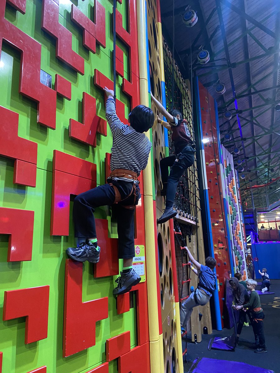 Barrington House tweet media