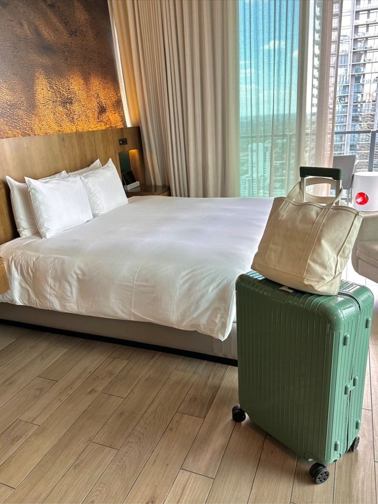 zalyazahari's tweet photo. Setiap kali i pergi Hotel i always wondering kenapa vibes dekat sana rasa lebih tenang sampai la i tahu apa rahsia yang hotel letak dekat bilik dorang 🙂 https://t.co/h6PWubEgQA