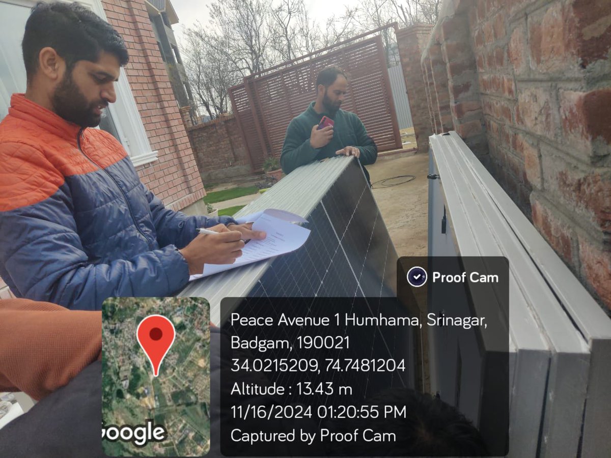 kpdcloffice's tweet photo. Another 7 Kilo Ka Hathora!
#ESD 📍 Budgam carries out inspection of grounded equipment at the residence of Mtr. Asma Hamid, ID: 74100, Peace Avenue, Sheikhpora, for installation of 7 kW Solar Roof Plant under #PMSuryaGharYojana
@diprjk @OfficeOfLGJandK @nasirsogami @DullooAtal