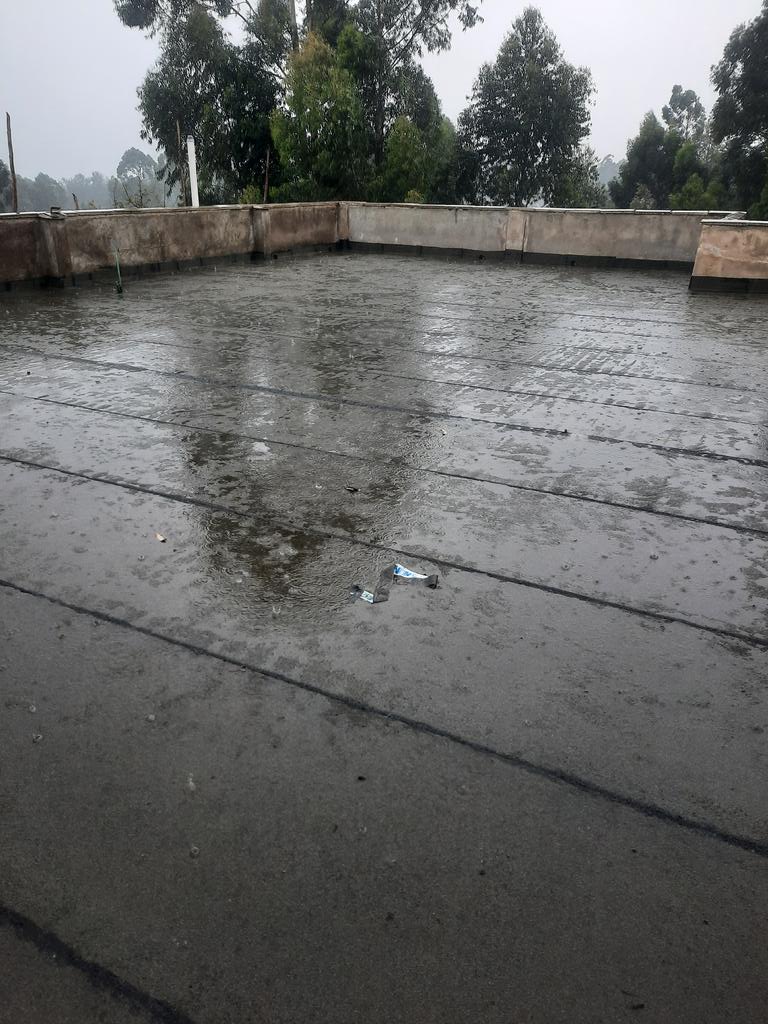 Ericmwai99's tweet photo. @kevinkamaumucha After waterproofing we go further and install these interlocking terrazzo tiles on rooftops just dm....@ResintonPlusK https://t.co/9uEv8vwQ5d