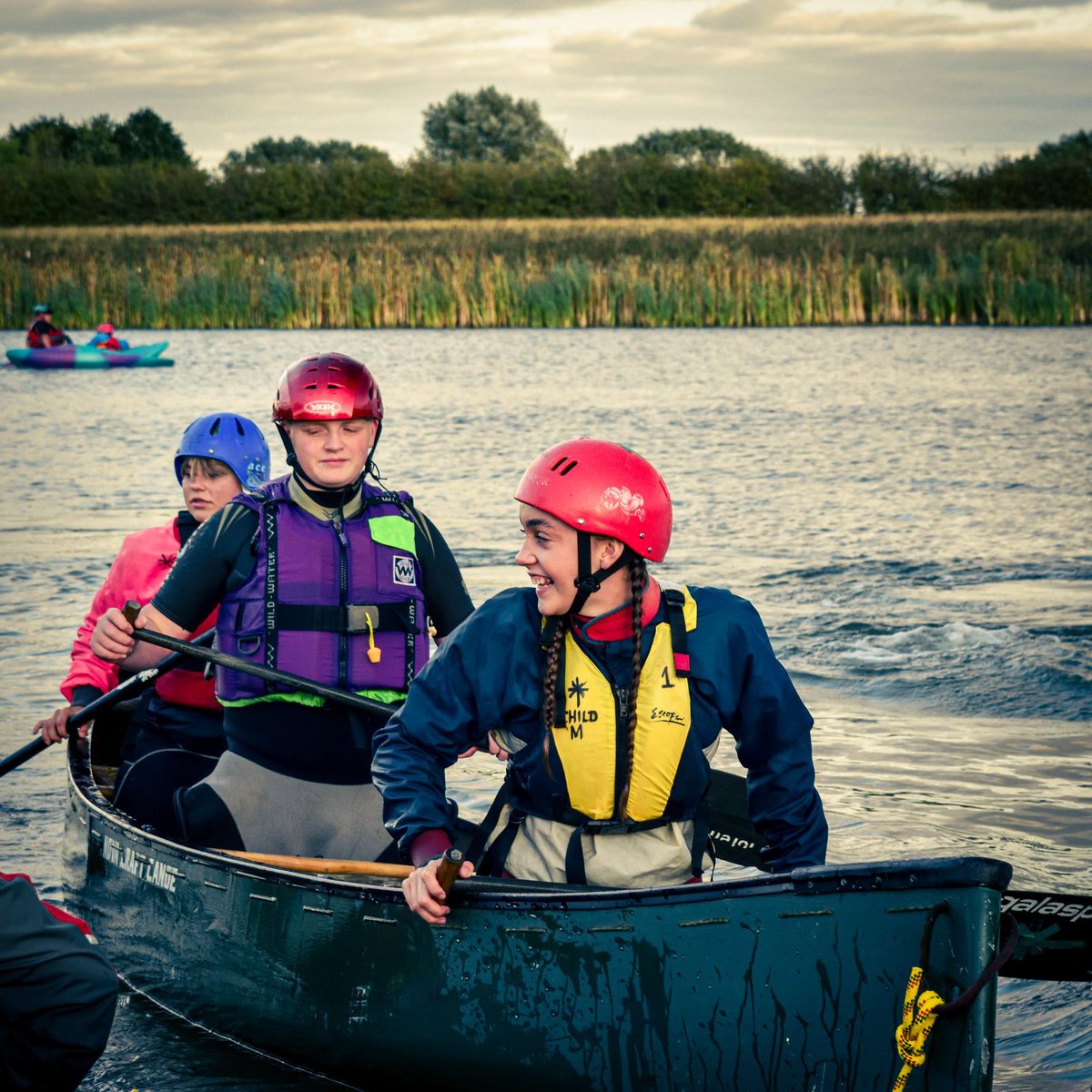 SWYorksWing's tweet image. 🛶 Making waves! Cadets from across South &amp;amp; West Yorkshire Wing joined forces recently for a paddle sport session. They learnt new skills and built confidence through kayaking and canoeing. Thank you to the staff who organised and Green Star Canoe Club for hosting! #TeamSWYorks