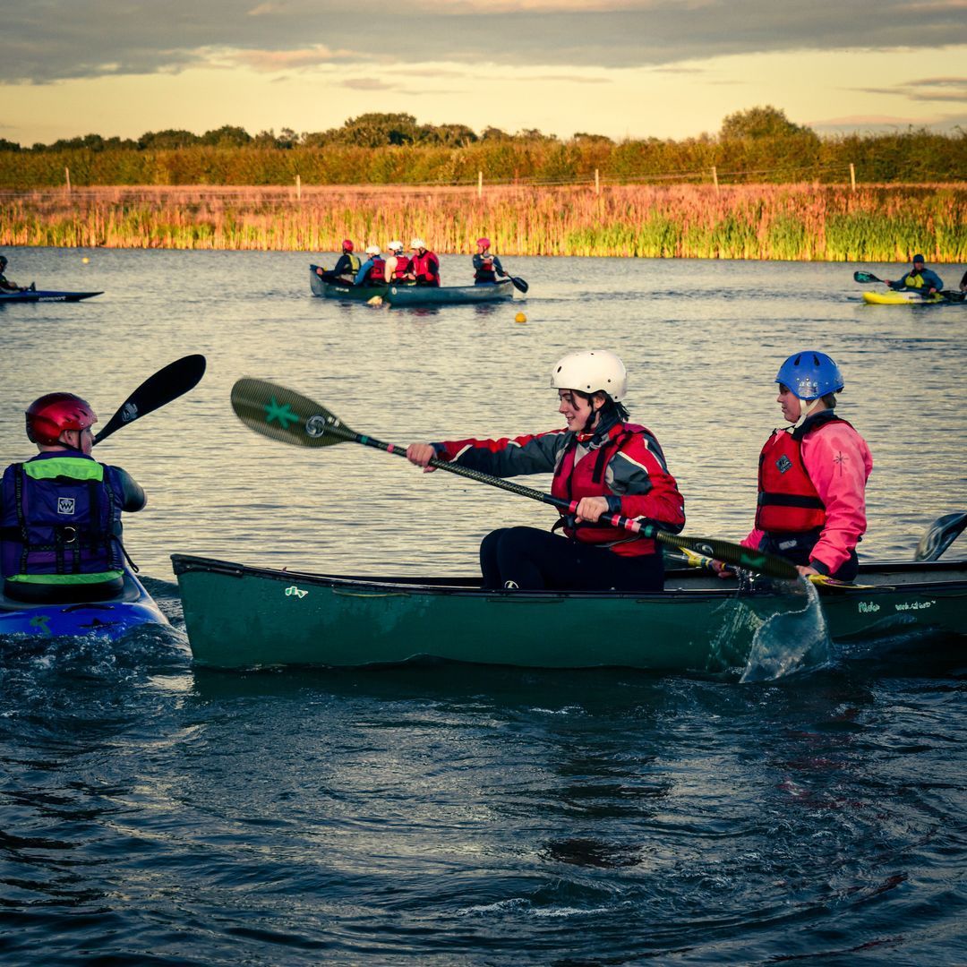SWYorksWing's tweet image. 🛶 Making waves! Cadets from across South &amp;amp; West Yorkshire Wing joined forces recently for a paddle sport session. They learnt new skills and built confidence through kayaking and canoeing. Thank you to the staff who organised and Green Star Canoe Club for hosting! #TeamSWYorks