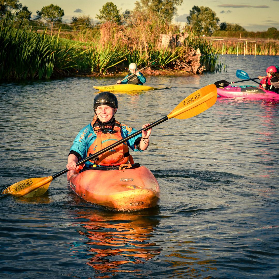 🛶 Making waves! Cadets from across South &amp; West Yorkshire Wing joined forces recently for a paddle sport session. They learnt new skills and built confidence through kayaking and canoeing. Thank you to the staff who organised and Green Star Canoe Club for hosting! #TeamSWYorks