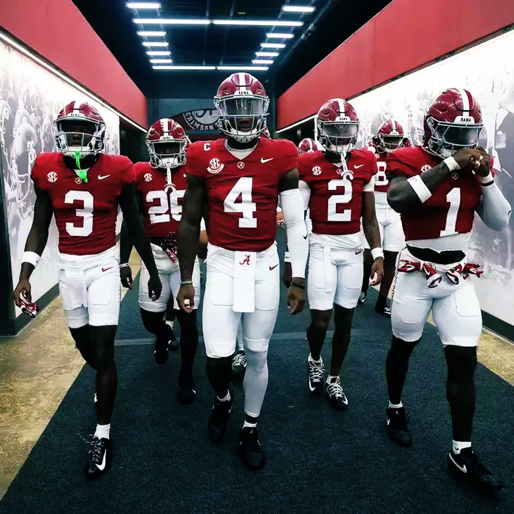 One11Recruiting's tweet photo. 🚨 Who wants to play COLLEGE FOOTBALL? 🚨

🔥Message us NOW! ⬅️

✅‼️ 2025s - DROP film &amp; DM us‼️📲

✅‼️ 2026s - DROP film &amp; DM us‼️📲

✅‼️ 2027s - DROP film &amp; DM us‼️📲

✅‼️ TRANSFERs - DROP film &amp; DM us‼️📲

🎦DM your film now to get looked at! 🎦 https://t.co/y3tPJo0V2e
