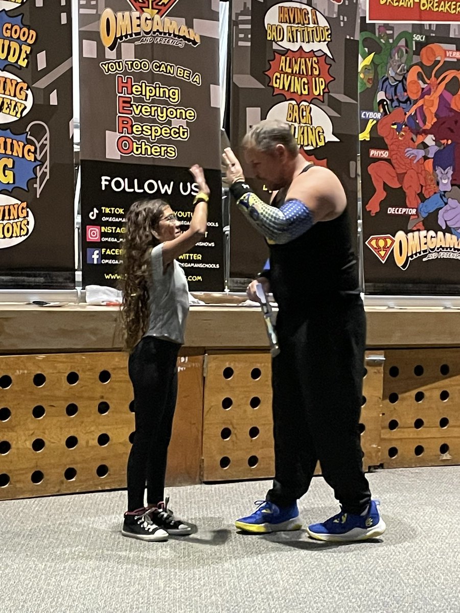 MrsRayside's tweet photo. We had a great assembly the other day about being a HERO - making good choices and being respectful. Our presenter also amazed us with some strong feats! https://t.co/9uQoUHLl95