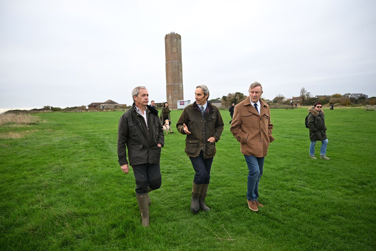 Nigel_Farage's tweet photo. The Naze in my constituency is a very important site for nesting and migrating birds, but erosion is destroying it.

If better sea defences are not built it will disappear — and with it many houses and jobs. https://t.co/RCB0KmSPAI