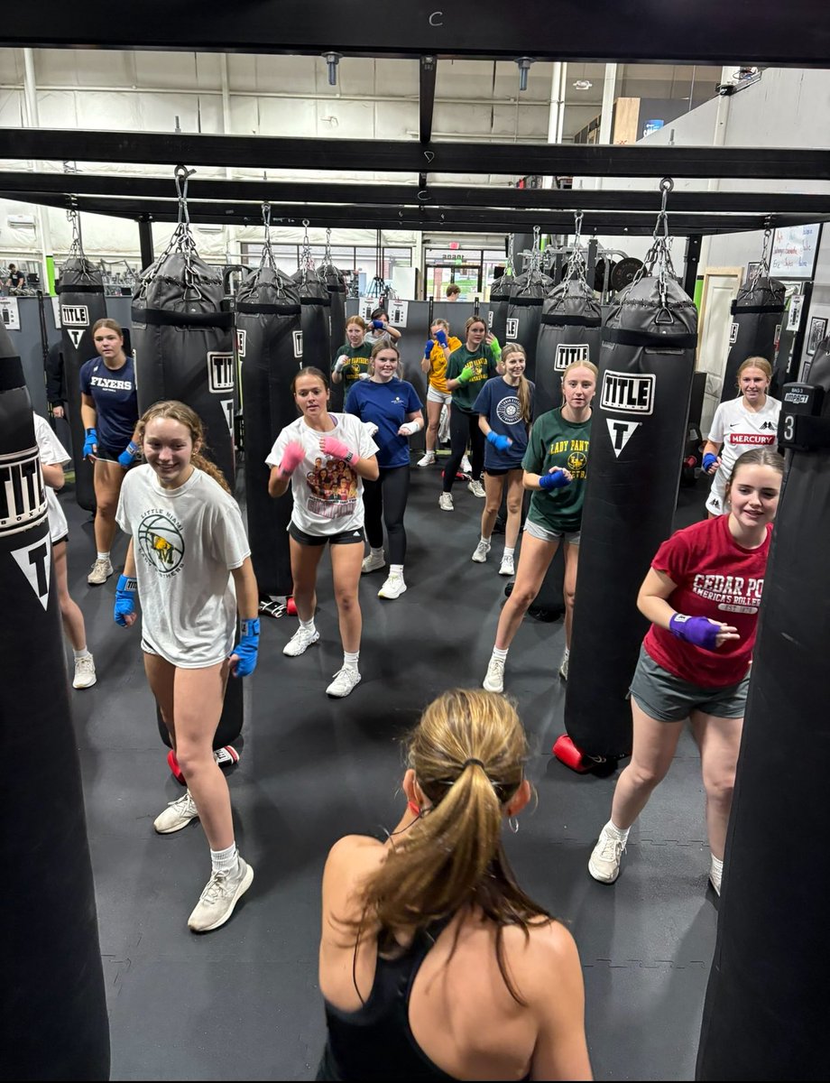 Lots of boxing going on yesterday … Thank you Warrior Boxing club! 🥊💪🏻We had an absolute blast! #warriors👊🏼