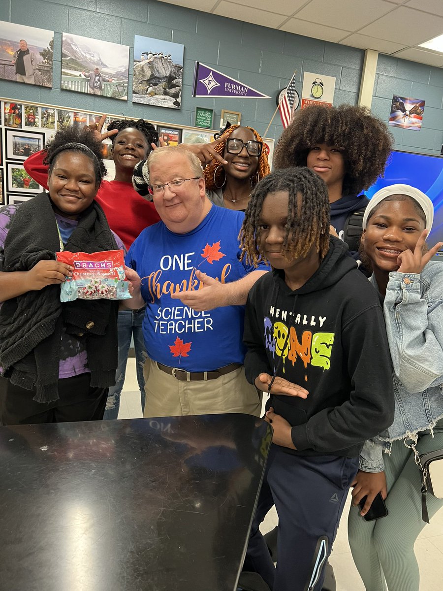 JeffOShields2's tweet image. My student heard me say that I ❤️ Brach’s Peppermint Christmas Nougats . . . Next thing I know, she brought me a bag for my birthday!!! 🥳 #ILoveMyJob #MyStudentsROCK #mroshieldschemistry #ChristmasSpirit 🎅 @BrachsCandy #BrachsPeppermintChristmasNougats #WestwoodHighSchool