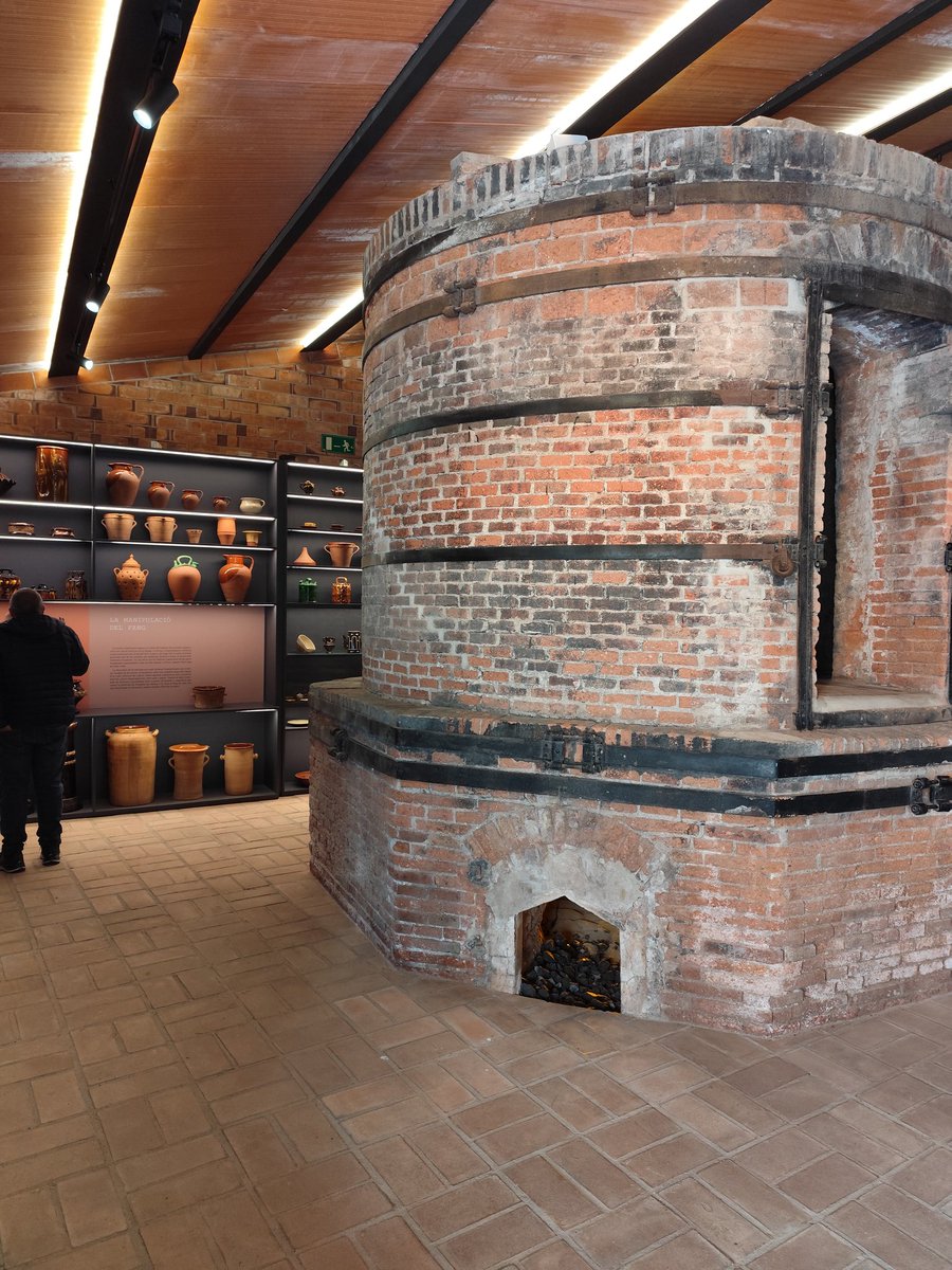 Avui s'ha inaugurat l'espai terrissa a #esparreguera.
Un bonic recordatori del gran talent ceramista del nostre poble.