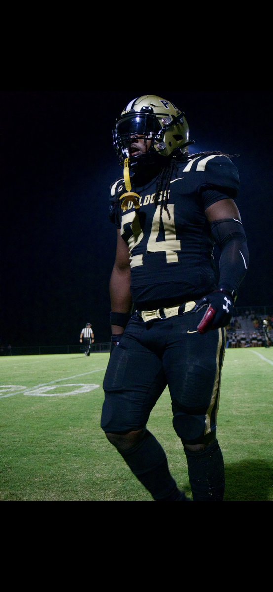 AbijahWebb's tweet photo. Last night didn’t go as I wanted but at least I played one more game at @PendletonHigh, These 4 years have been a blessing to me, I will always love this place. I thank for all the support, cheers, ands hugs 
#24out✌🏽 https://t.co/IeaWFrqX46