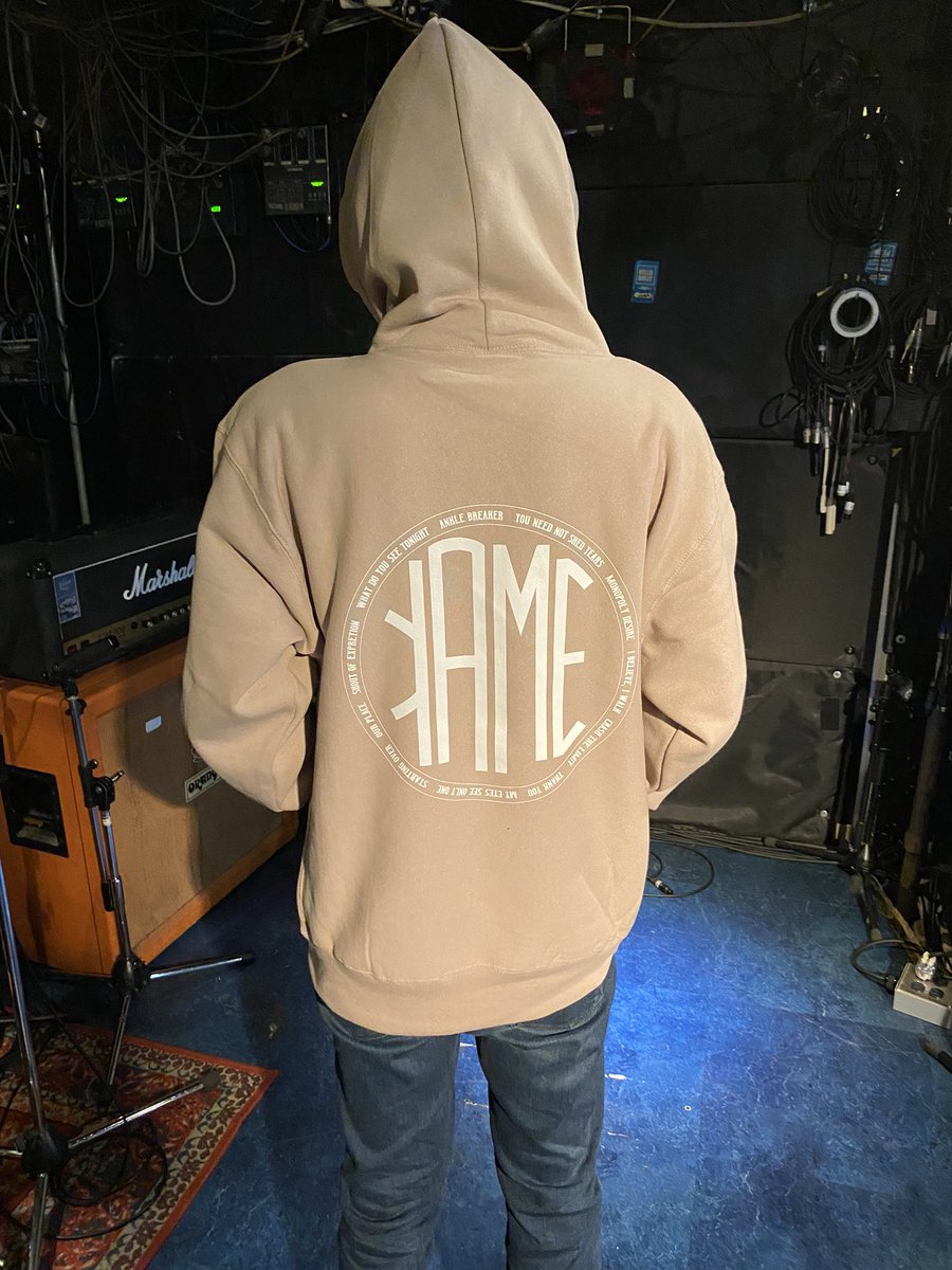 kame_utsunomiya's tweet photo. 🔥明日のライブで物販販売🔥

◾︎パーカー　
黒/スモーキーピンク
¥5,000

◾︎ロンT 
黒/スモーキーグリーン
¥3,000

在庫めちゃ少ないです！

明日はむちゃくちゃ楽しみましょう🍻 https://t.co/spQNHeoWxg